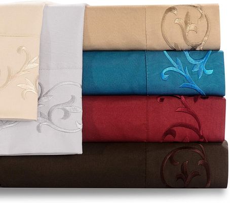 Geen vulling Elegante en moderne rollen bloemen geborduurde plaat set 4 stuks 100% polyester